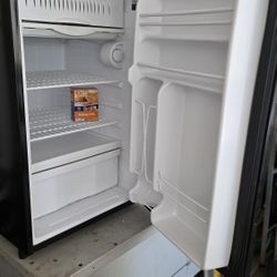 compact Refrigerator freezer very clean