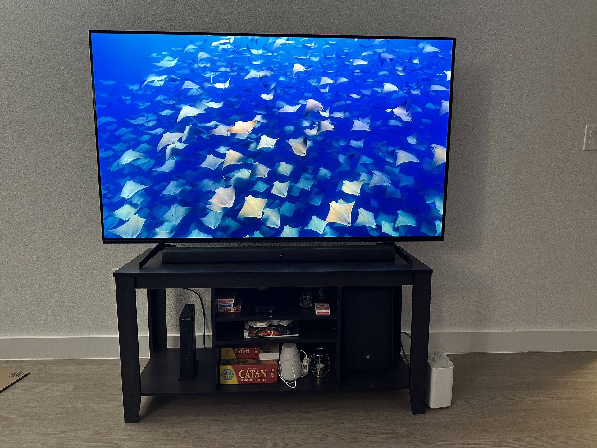 Upgrade Your Living Room with This Stylish TV Stand Table! 