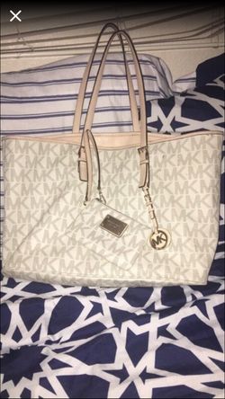 Michael kors purse with matching wallet