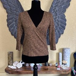 Urban Heritage Wrap Front 3/4 Sleeve Shirt
