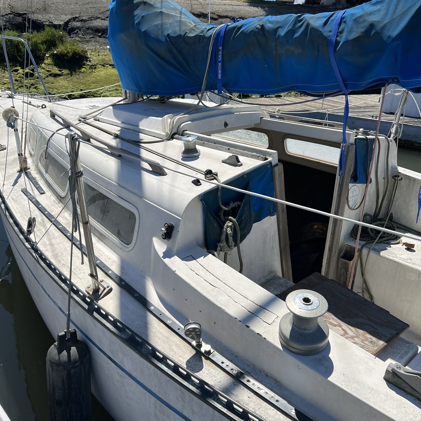 1975 Ranger Sailboat 23ft (Project Sailboat)