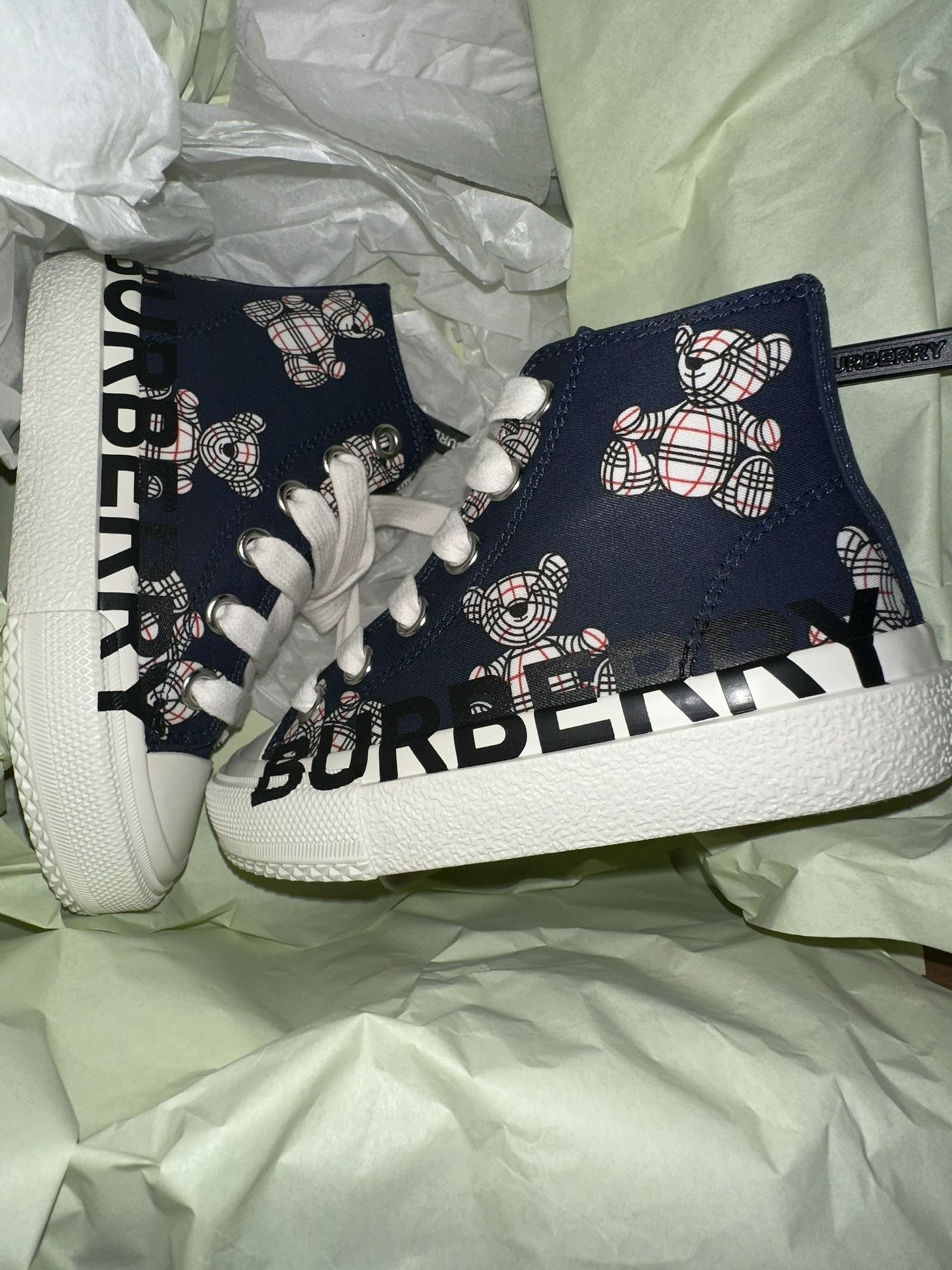 Burberry Toddler Shoes 8c