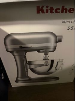 5.5 quart standmixer (new/unopened)