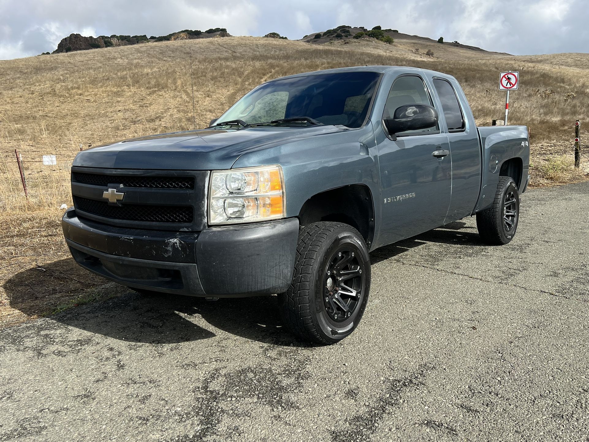 4x4 Silverado Clean Title Extended Cab Short Bed - Trade