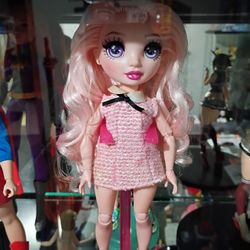 Rainbow High Bella Parker doll