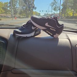 Air Max NIKES SIZE 4Y