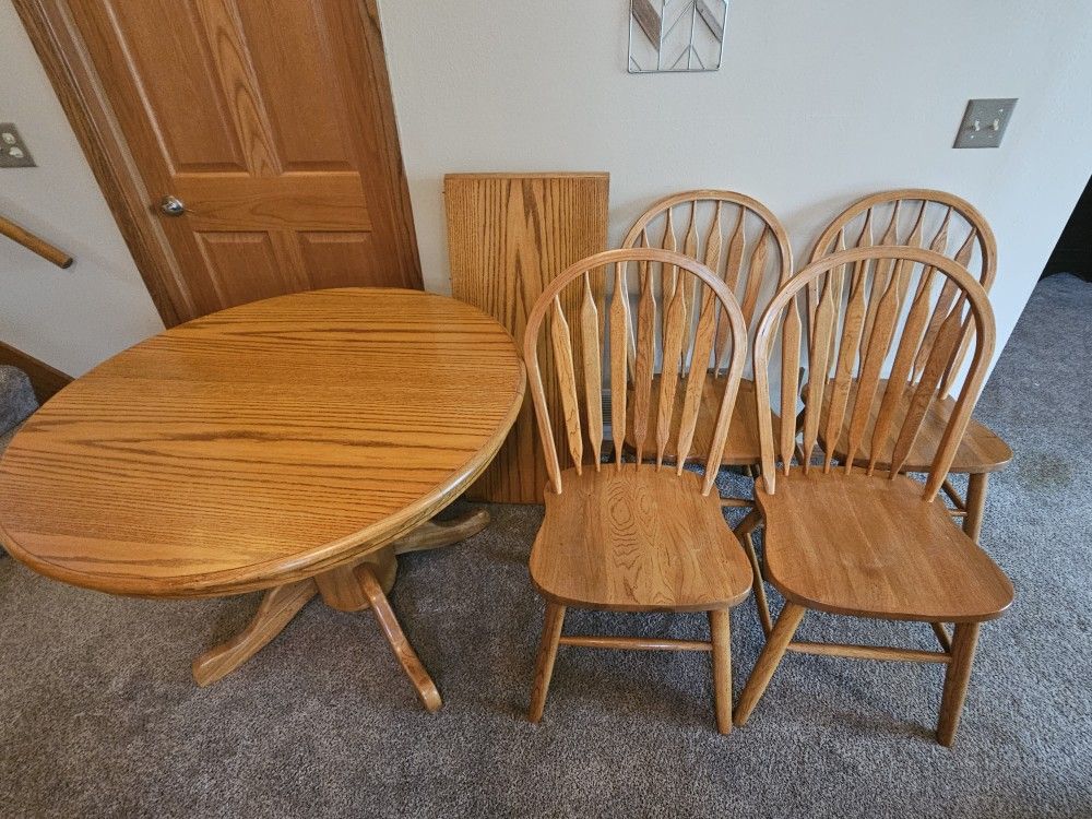 Solid Oak Wood Table & Chairs Set for Sale in Sussex, WI OfferUp