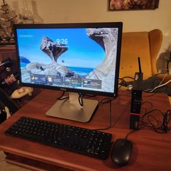 Lenovo ThinkCentre M700 Tiny Desktop i5-6500T - @ 2.7Ghz  8GB RAM- 120GB SSD  Windows 11. Microsoft office installed.  Nothing wrong.  Monitor, keyboa
