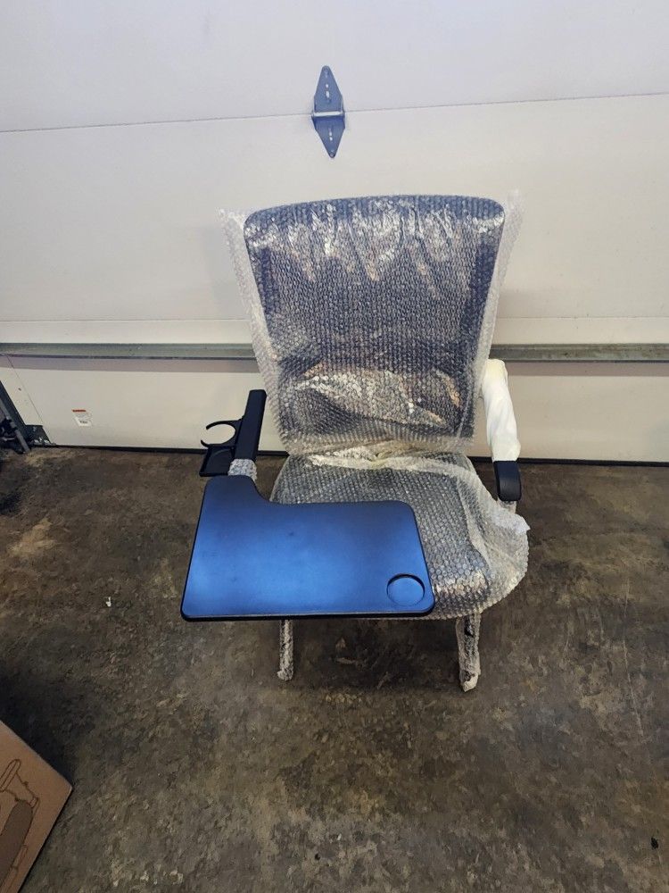 *** STUDENT DESK/CHAIR COMBO ***