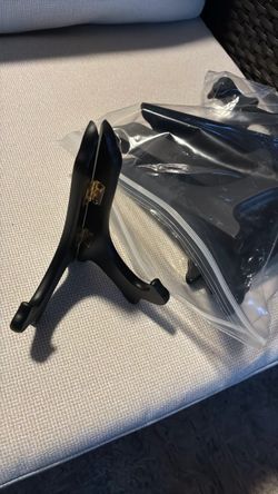 Small plates or picture frame holders