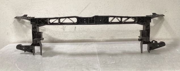 MERCEDES GLB RADIATOR SUPPORT 2021