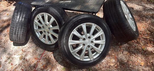 Buick Lucerne cxl tires and rim