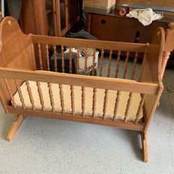 Handmade Wood Bassinet Baby Crib 