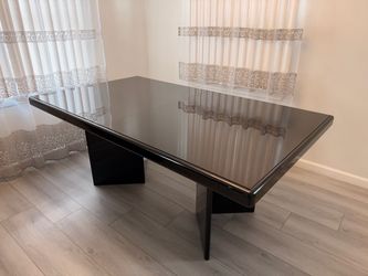 Dining table extendable