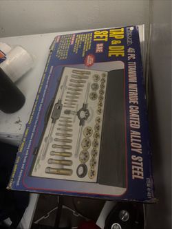 Tap and die set