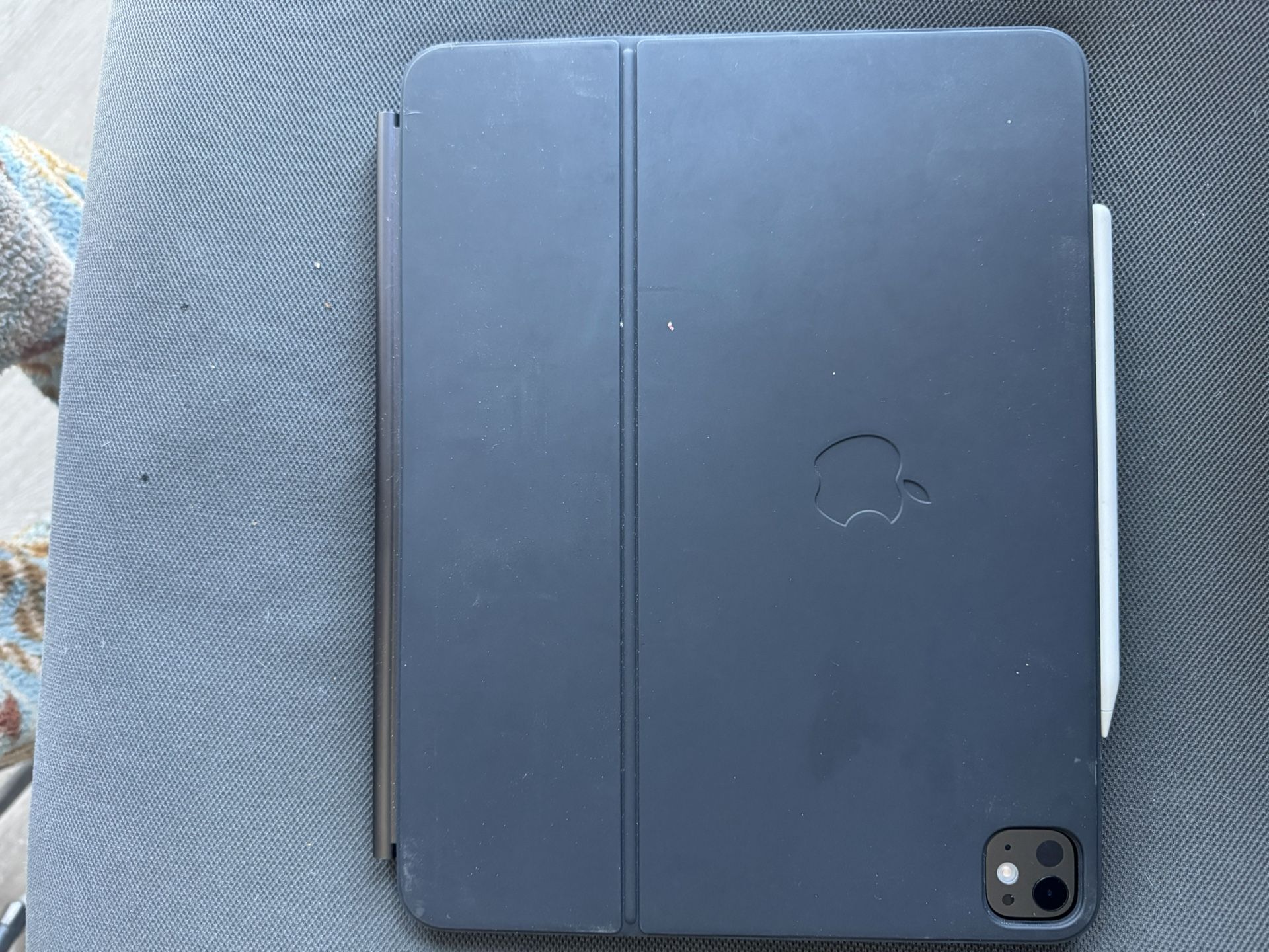 iPad Pro Magic Pencil And Keyboard 
