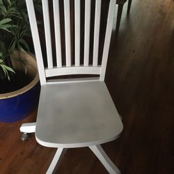 Wooden Withe Chair  ,  Kids  Pottery barn 