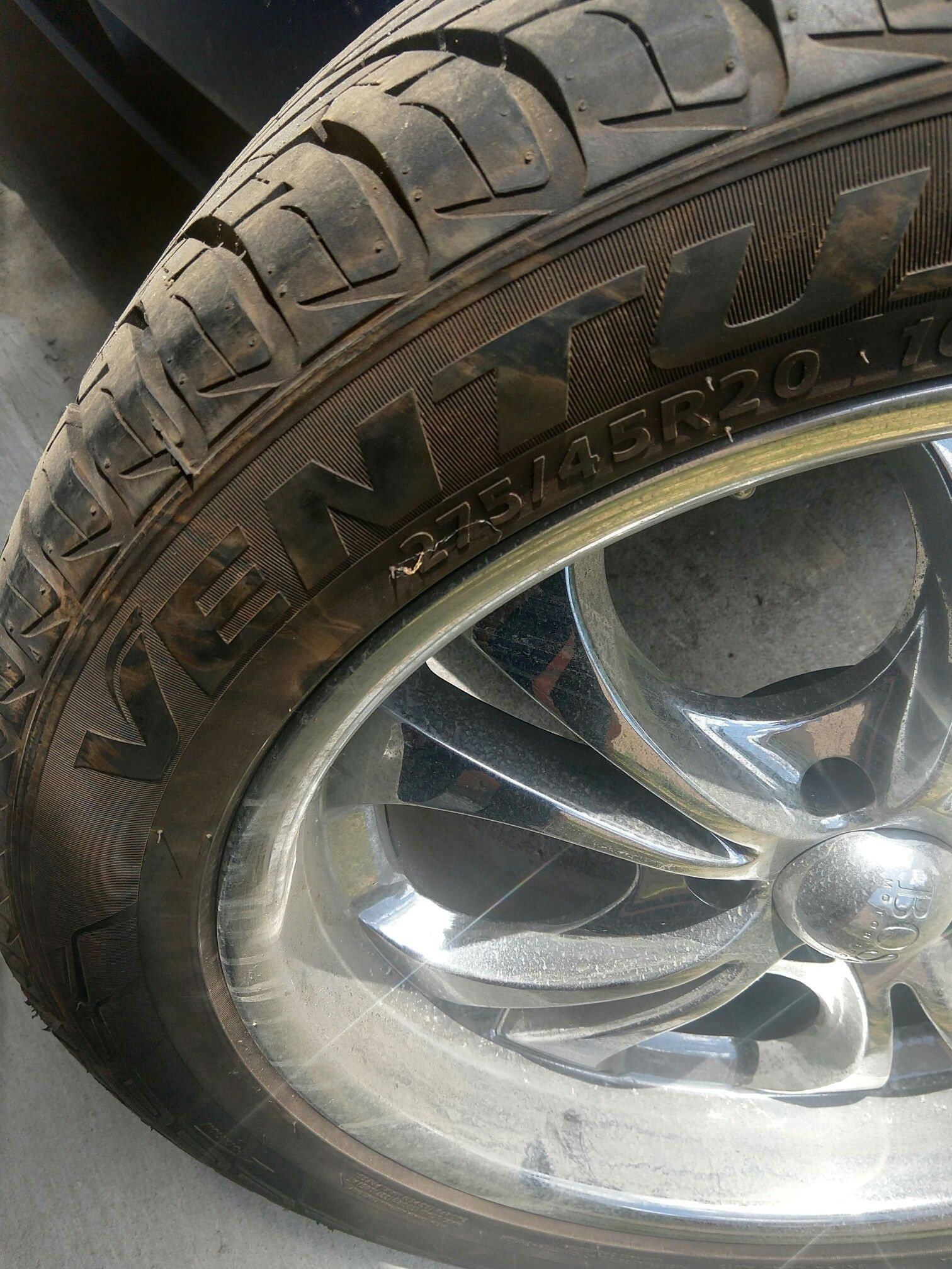 Boss 304 20 inch rims w/tires