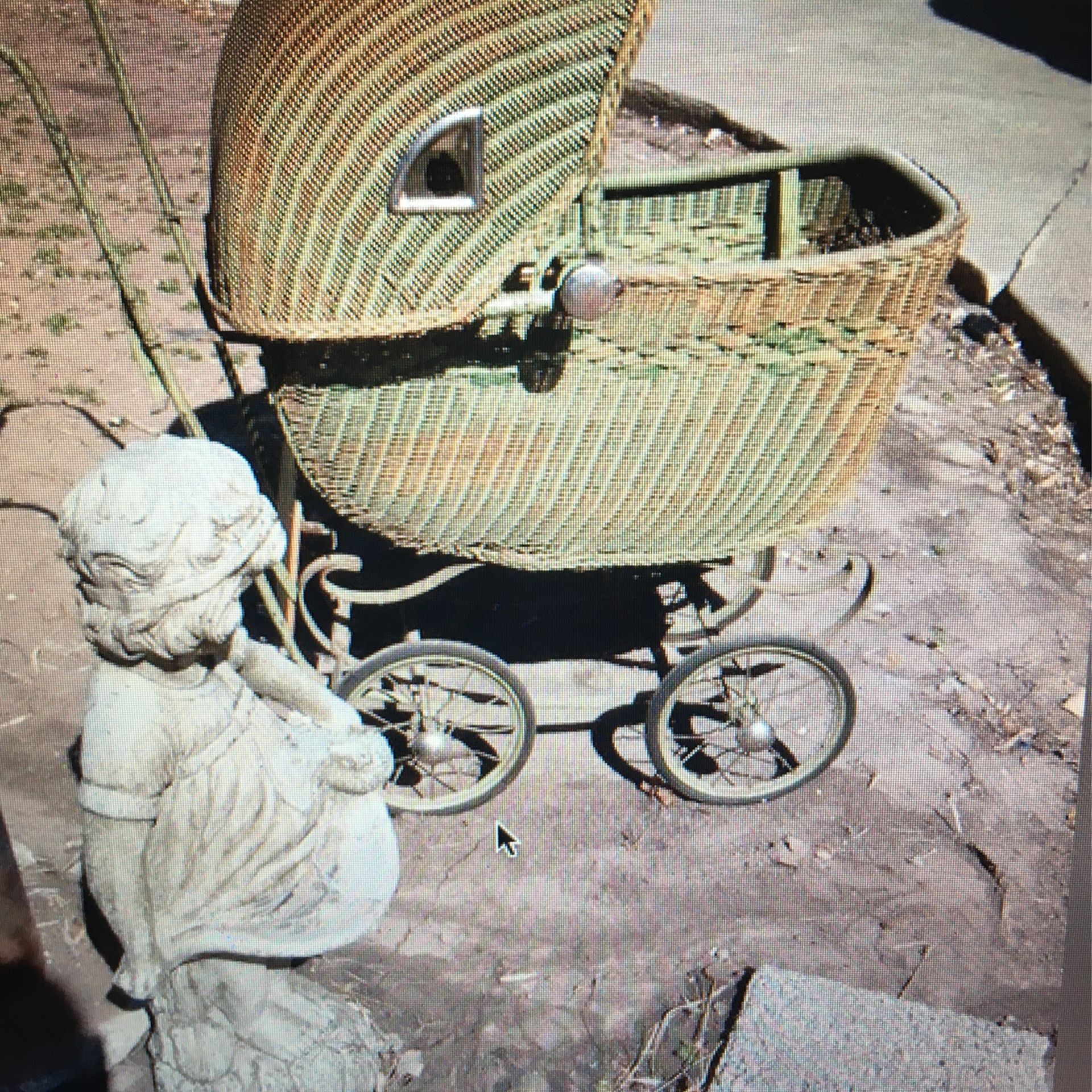 Antique Wicker Baby Doll Buggy Carriage 1930s