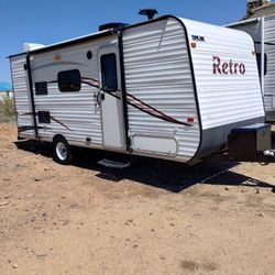 2016 Retro by Keystone 18ft with front bedroom