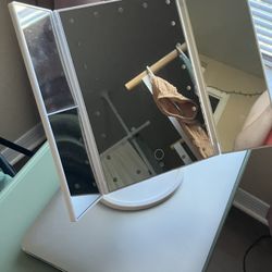 White Light Up Vanity Mirror 