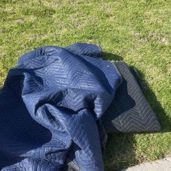 Moving Blankets Professionally 