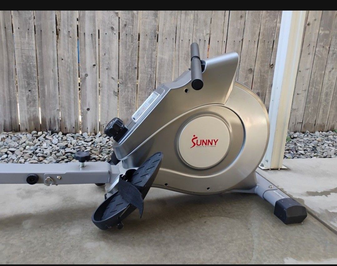 Sunny Rowing Machine 