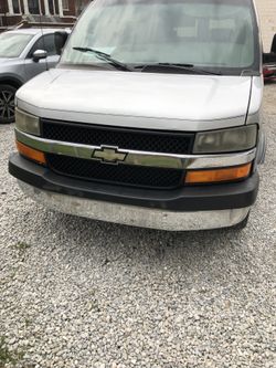 2004 Chevrolet Express santa fe van