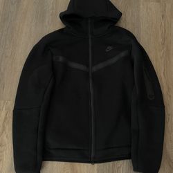 Brand New Black On Black Nike Tech