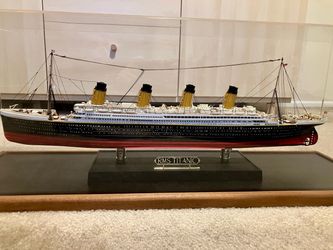 Titanic model ship fully assembled