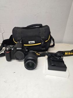 Nikon D40x 10.2 mp w/ 18-55 lens and case