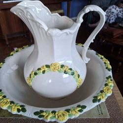  Nice VINTAGE  PITCHER AND BOWL  White AND YELLOW Flowers  No Chips 