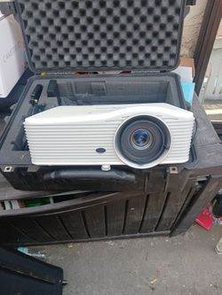 Like New Optoma Projector  Model Eh515 Dlp