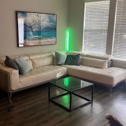 SELLING - Couch 