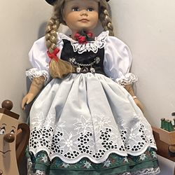 Vintage Porcelain Doll in Traditional Dress – Excellent Condition