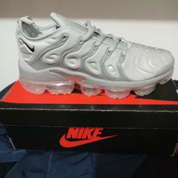 Size 8.5 Men Nuevos 