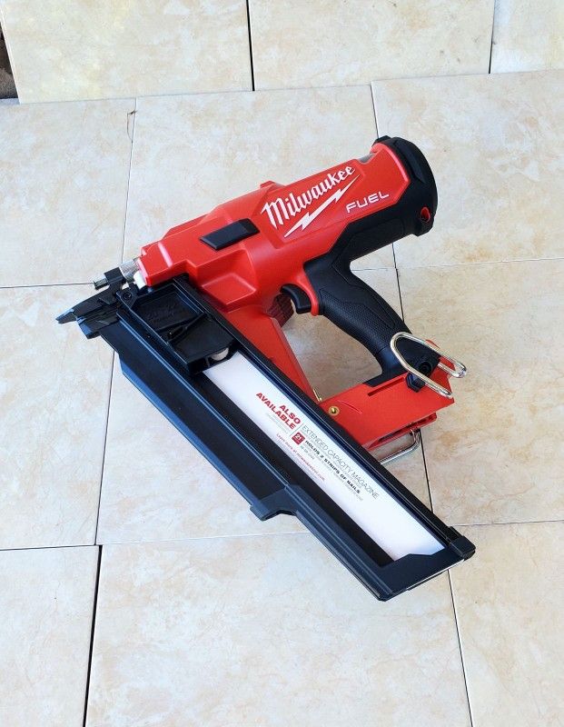 Milwaukee FUEL 18V Framing Nailer 21 degrees (Tool-Only)