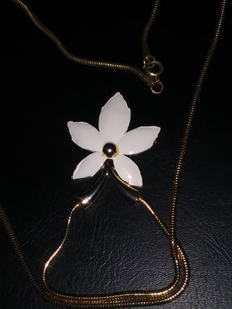 Flower necklace.