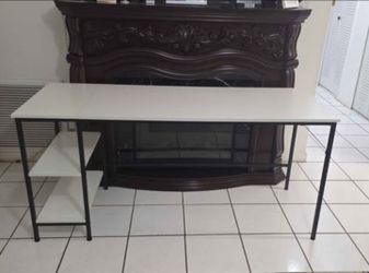 Computer desk