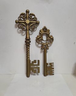 Vinntage 1970's Sexton Metal Skeleton Key Wall Plaques.