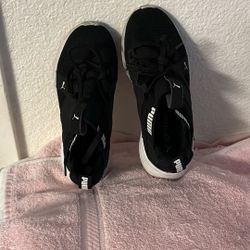 PUMA tennis shoes for boys. Size 13 C.