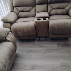 Rooms To Go Loveseat & Couch