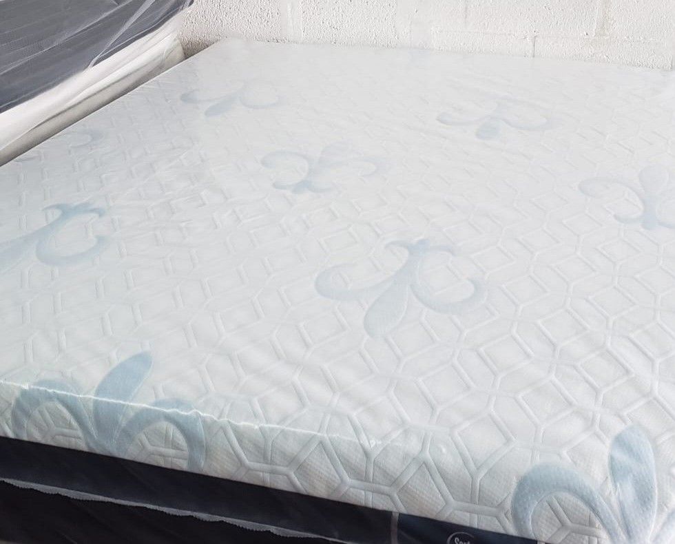 QUEEN MEMORY FOAM MATTRESS