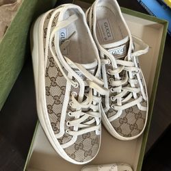 Designer Sneakers - Size 9-9.5 - 40 EUR
