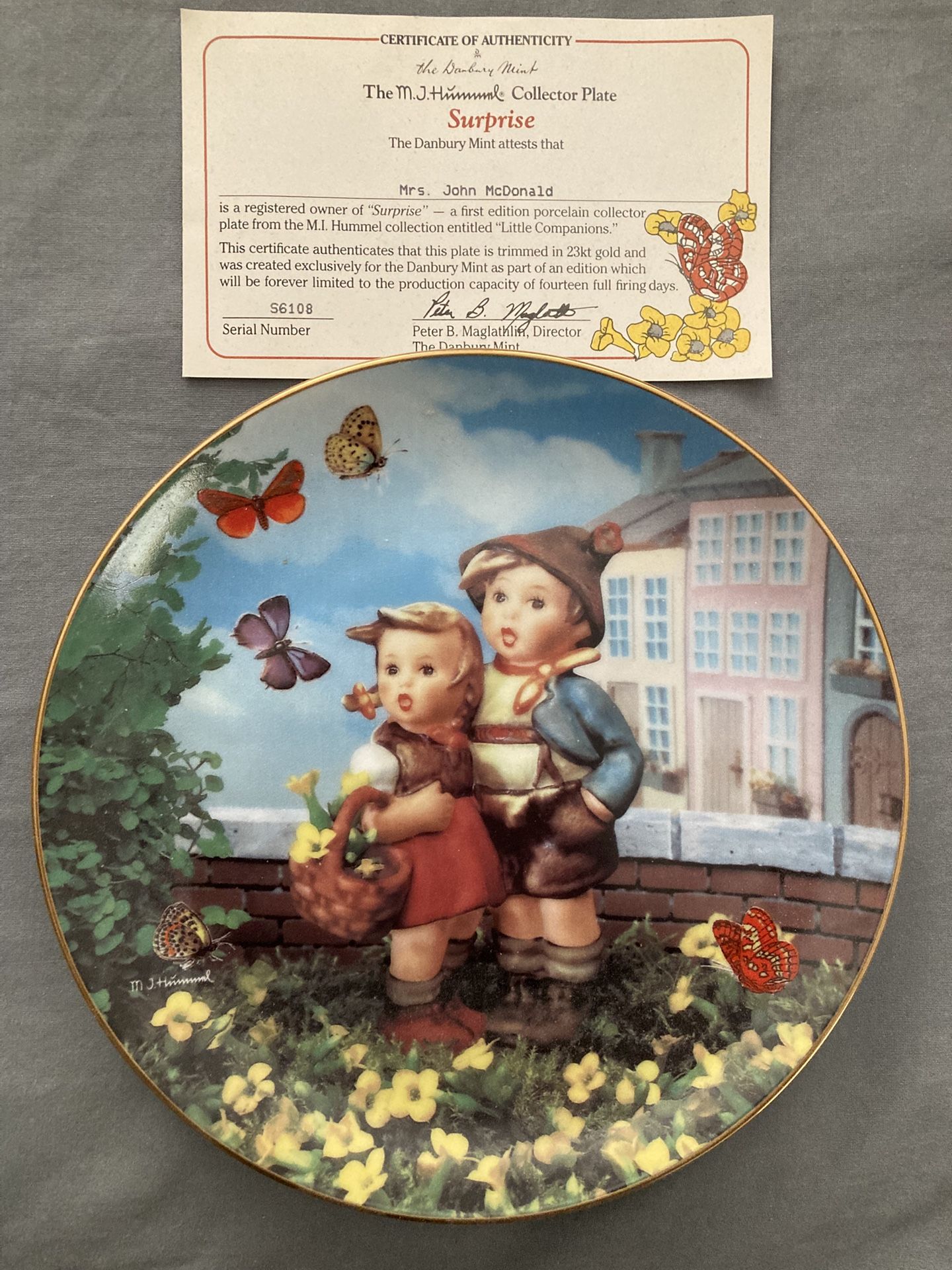 MJ Hummel 23kt Collectors Plate Surprise Little Companions The Danbury Mint