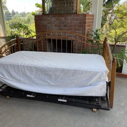 Ethan Allen Daybed With Trundle for Sale in La Mesa CA OfferUp