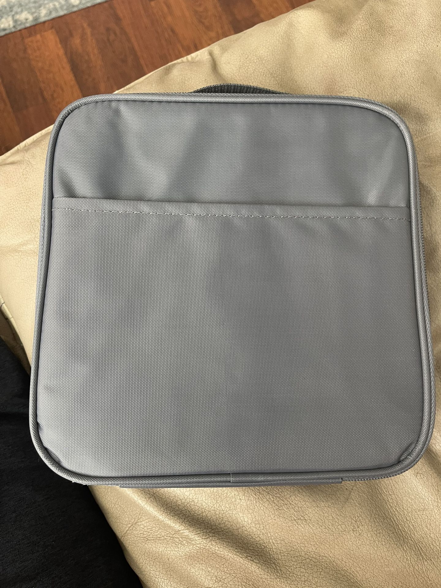 Modetro 3 area bento box with insulated bag cover new never used keeps food fresh