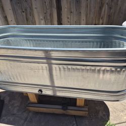 Feed/water Trough