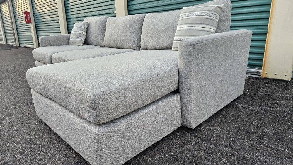 FREE DELIVERY!!! Kevin Charles "Noah" 2pc Sectional Couch ($2K Retail...50% OFF!!!) Loo