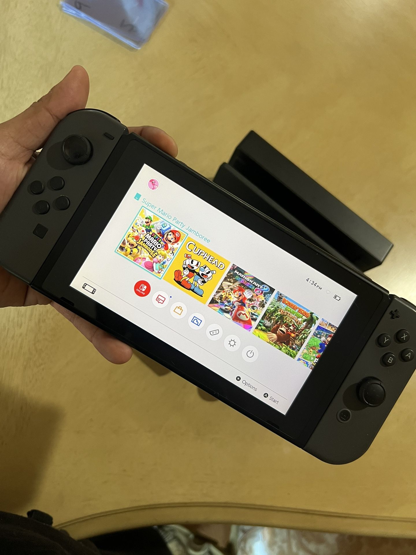 Nintendo Switch 